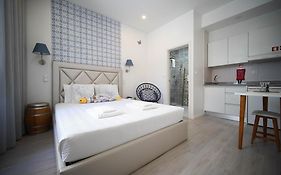 The Blue And White Porto House